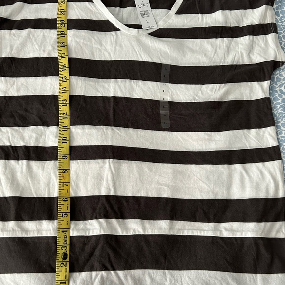 LOFT Woman’s Stripes V-Neck Short Sleeve Shirt NWT Large - Picture 5 of 6